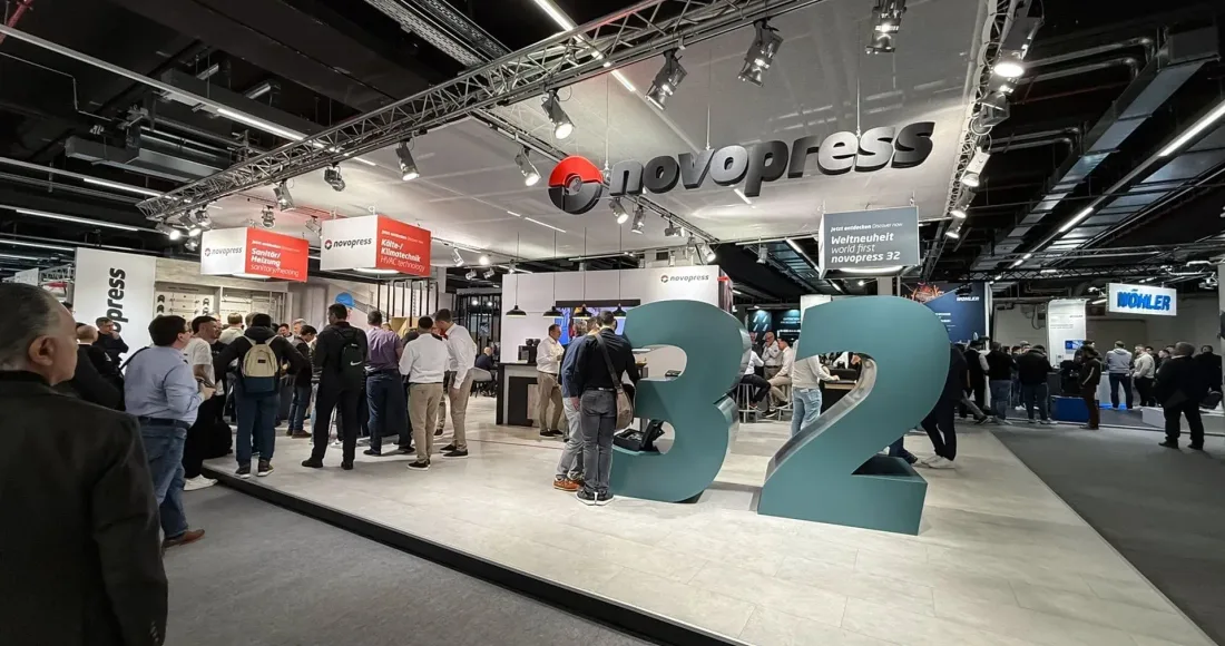 NOVOPRESS 32 Messestand — Produktvisualisierung und Messebau